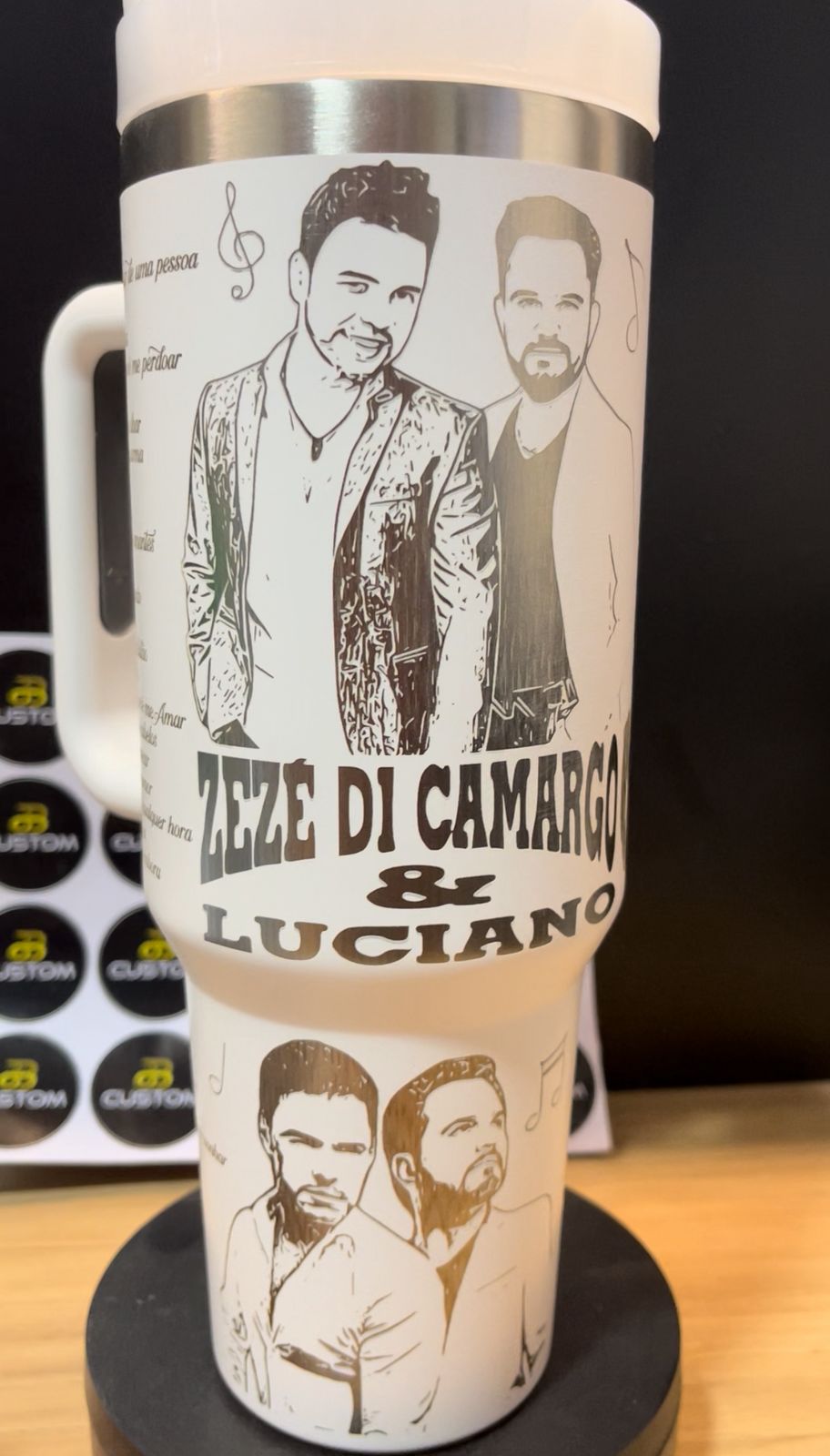 Copo/ Garrafa personalizada Zezé di Camargo e Luciano 1.200ml - Imagem 2