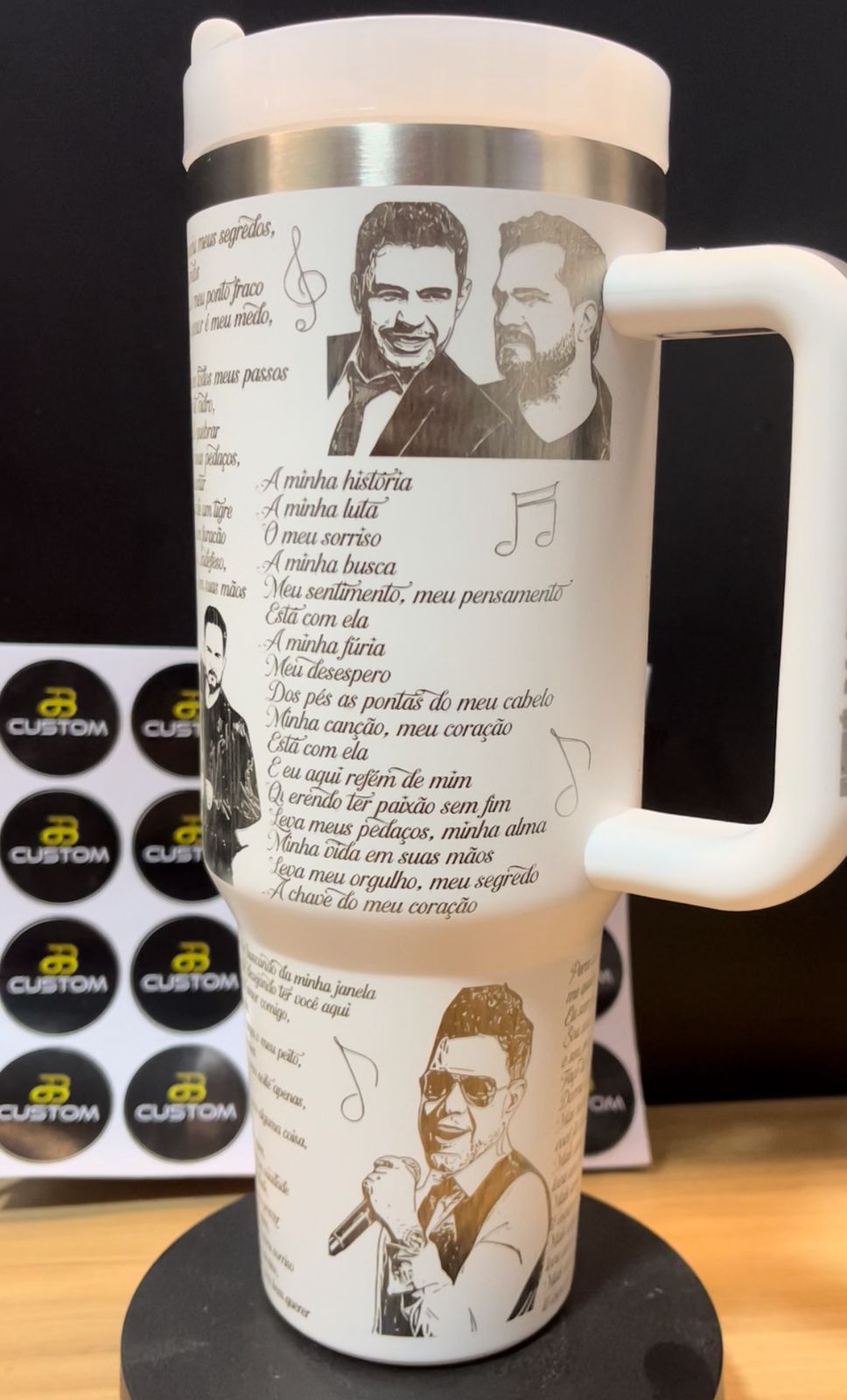Copo/ Garrafa personalizada Zezé di Camargo e Luciano 1.200ml - Imagem 4